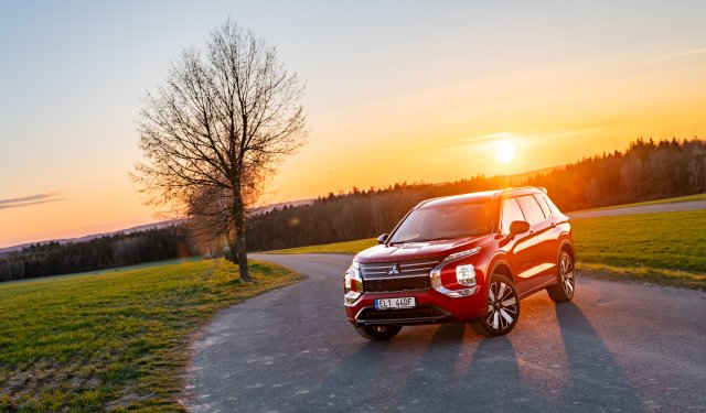 OUTLANDER PHEV MY25